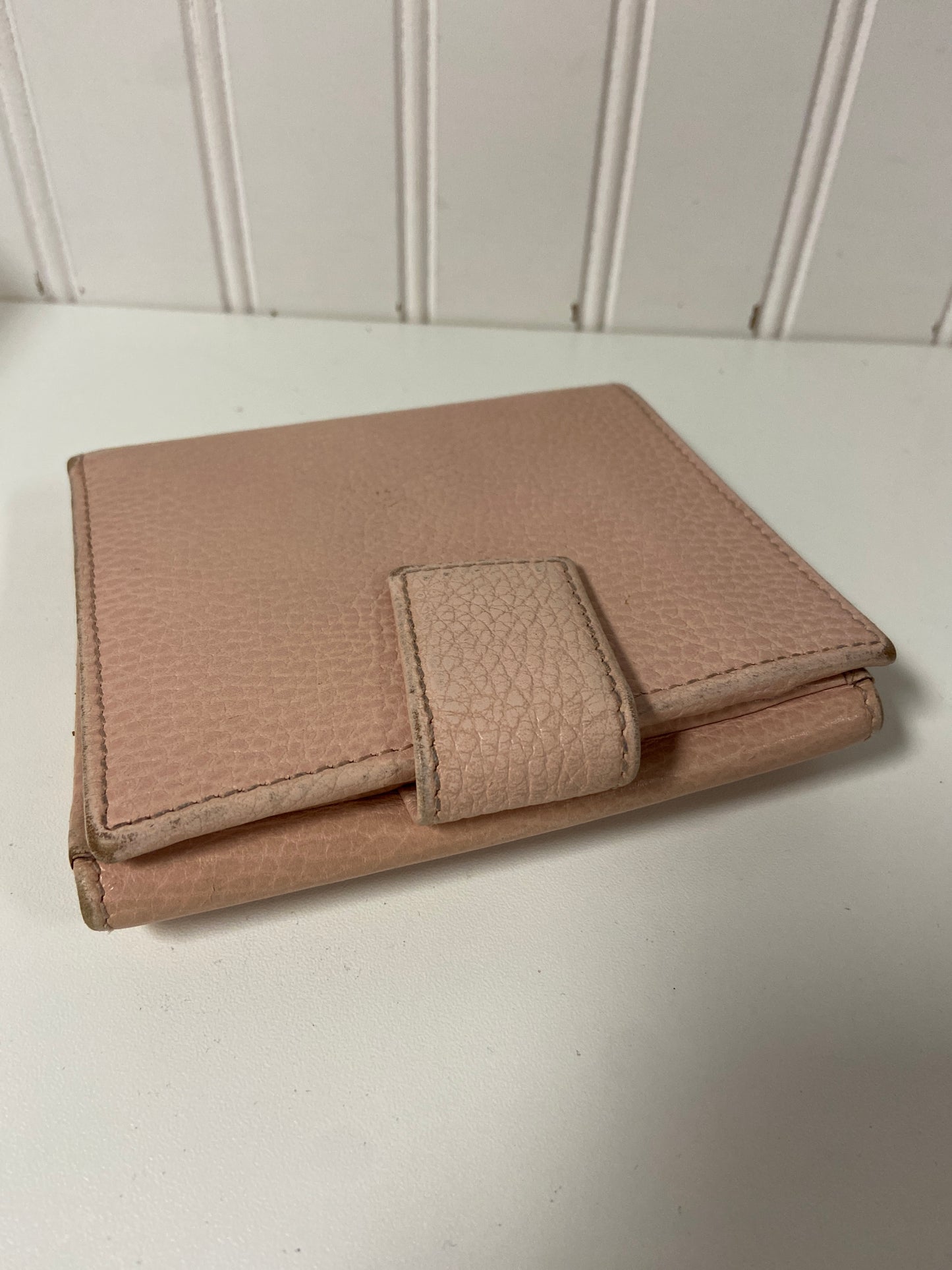 Wallet Luxury Designer By Gucci, Size: Medium