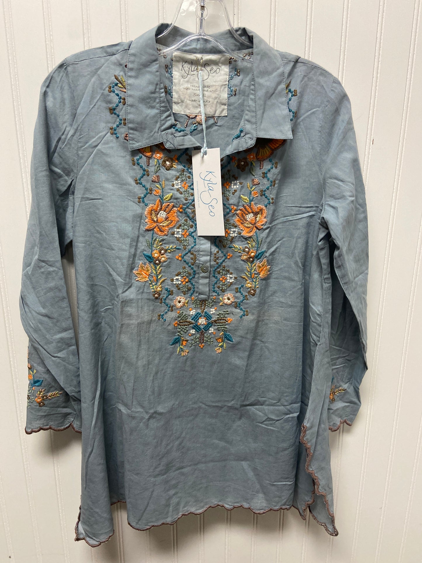 Top Long Sleeve By Clothes Mentor In Blue, Size: S