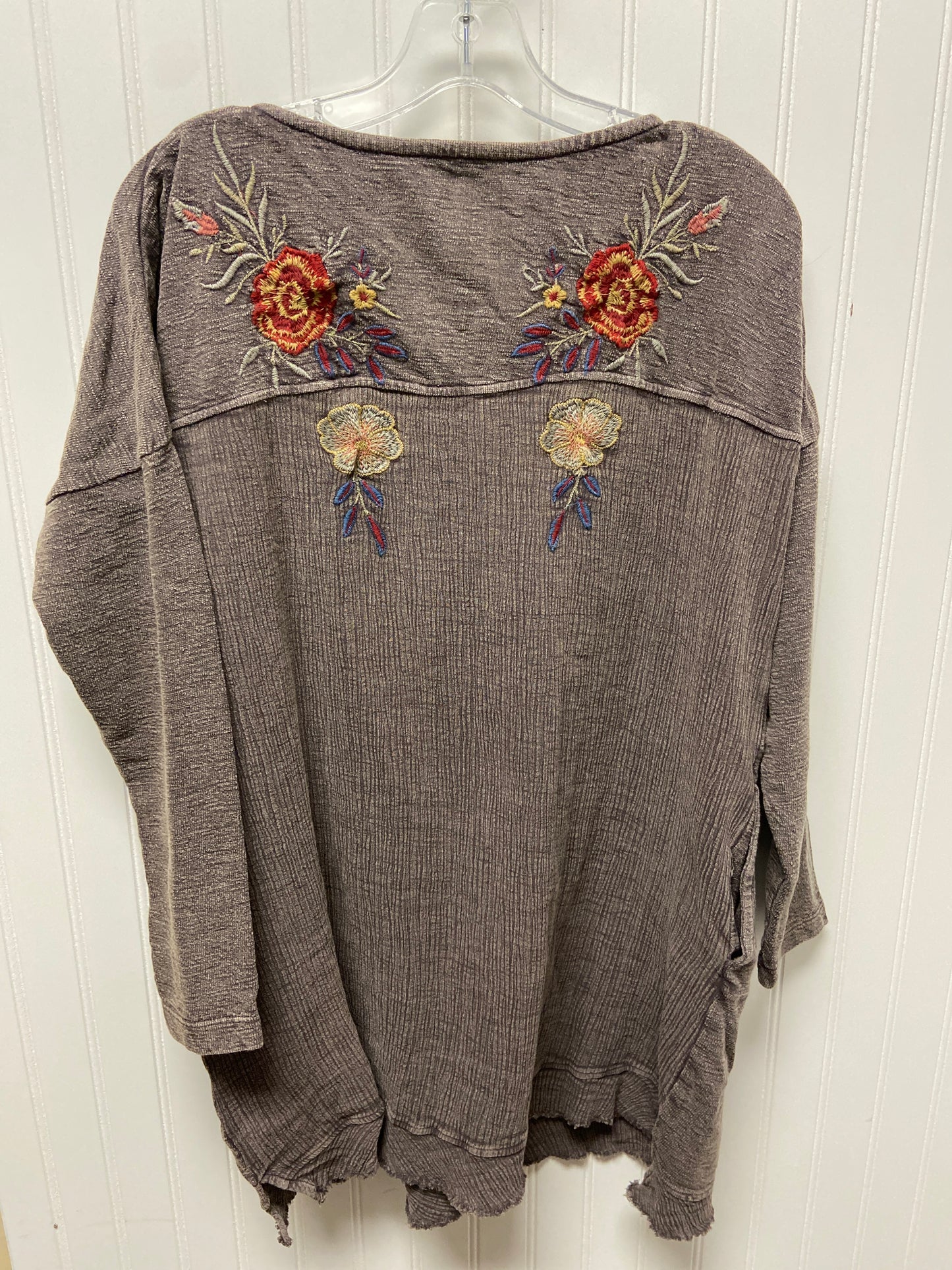 Top Long Sleeve By Clothes Mentor In Grey, Size: S