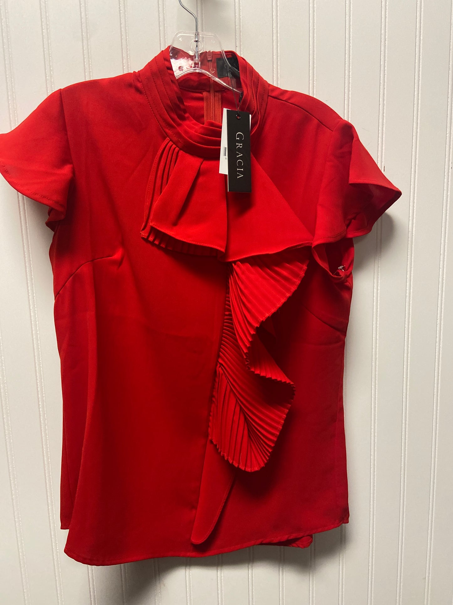 Top Sleeveless By Clothes Mentor In Red, Size: M