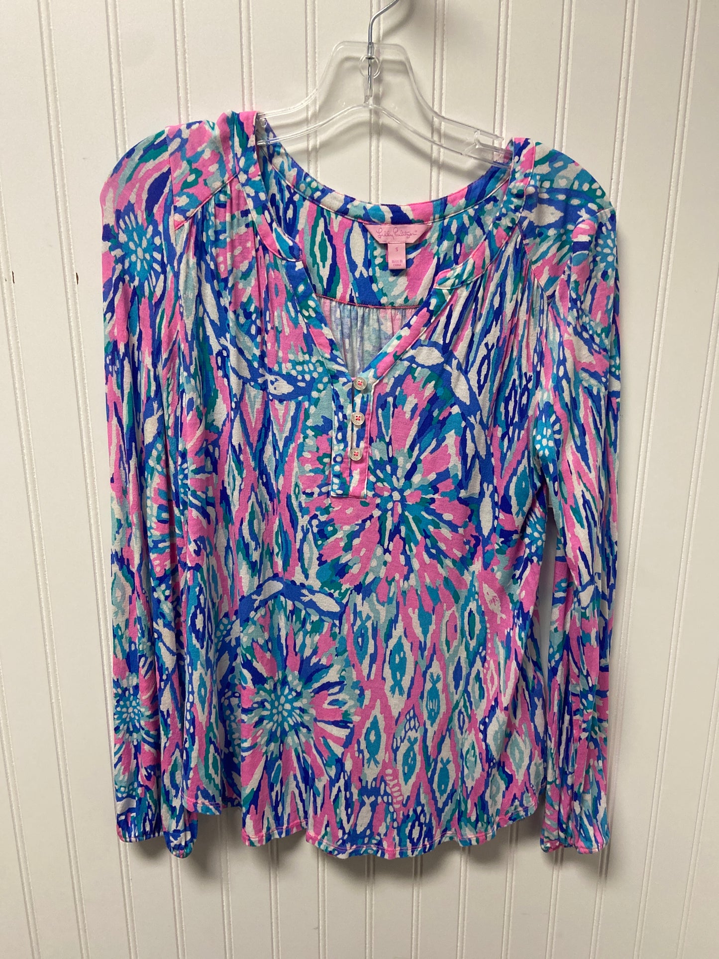 Top Long Sleeve Designer By Lilly Pulitzer In Blue & Pink, Size: S