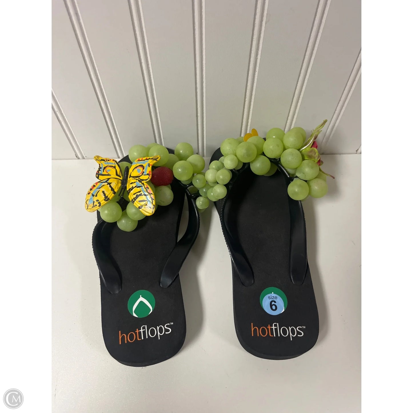 Sandals Flip Flops By Clothes Mentor In Black & Green, Size: 6