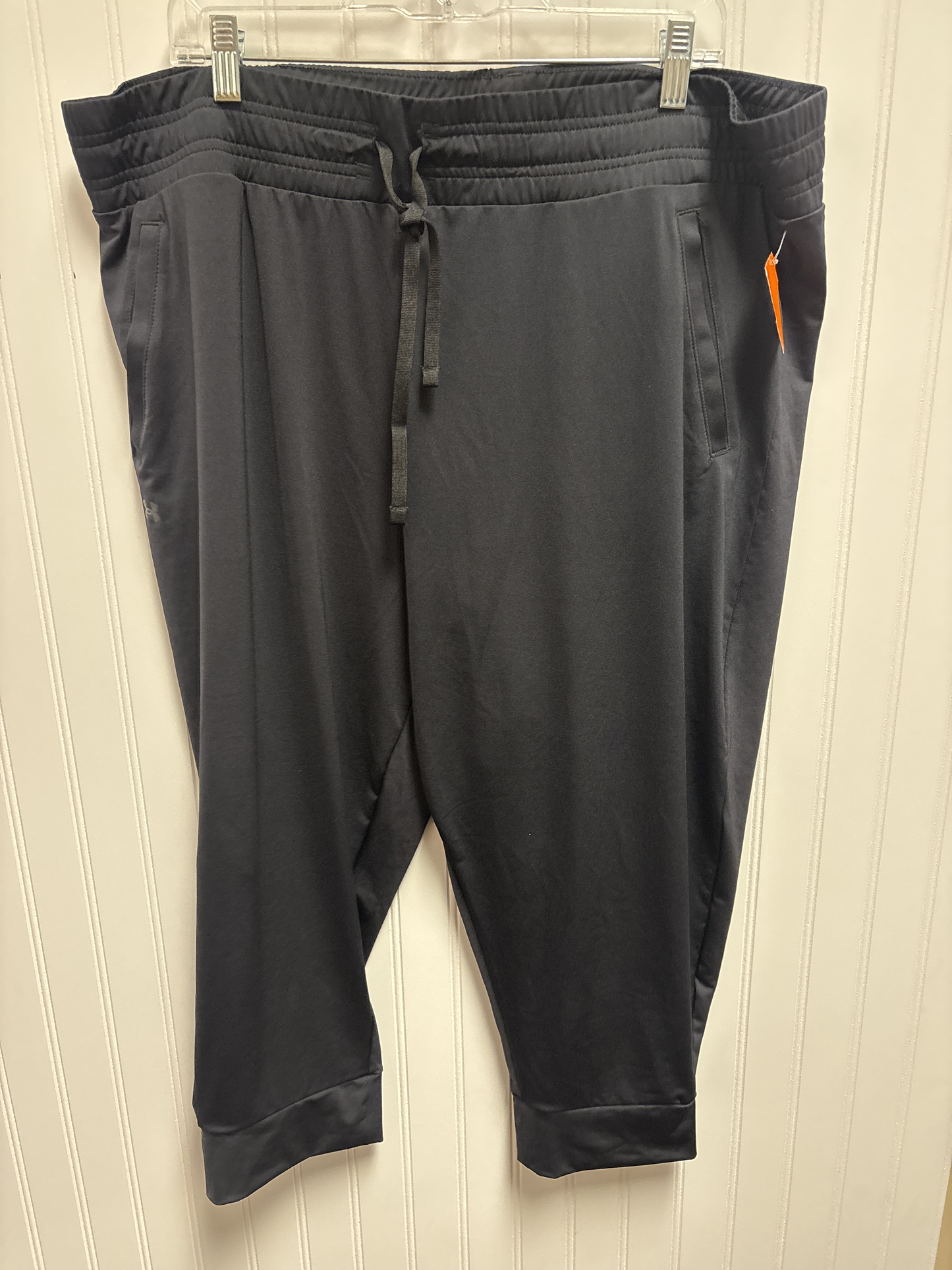 Athletic Capris By Under Armour  Size: 1x