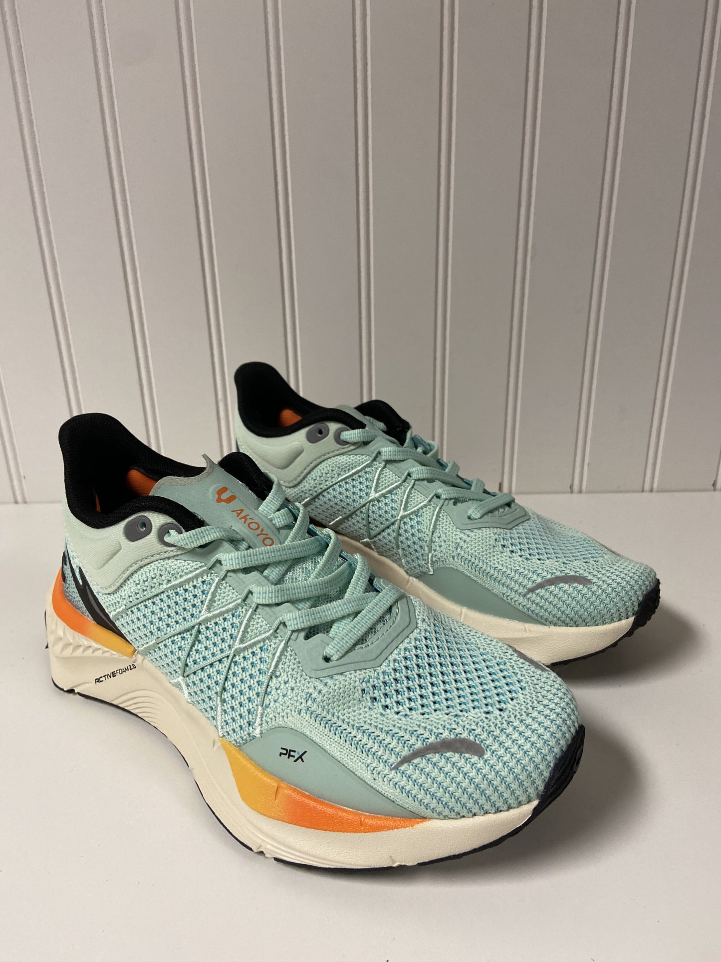 Shoes Athletic By Clothes Mentor  Size: 6.5