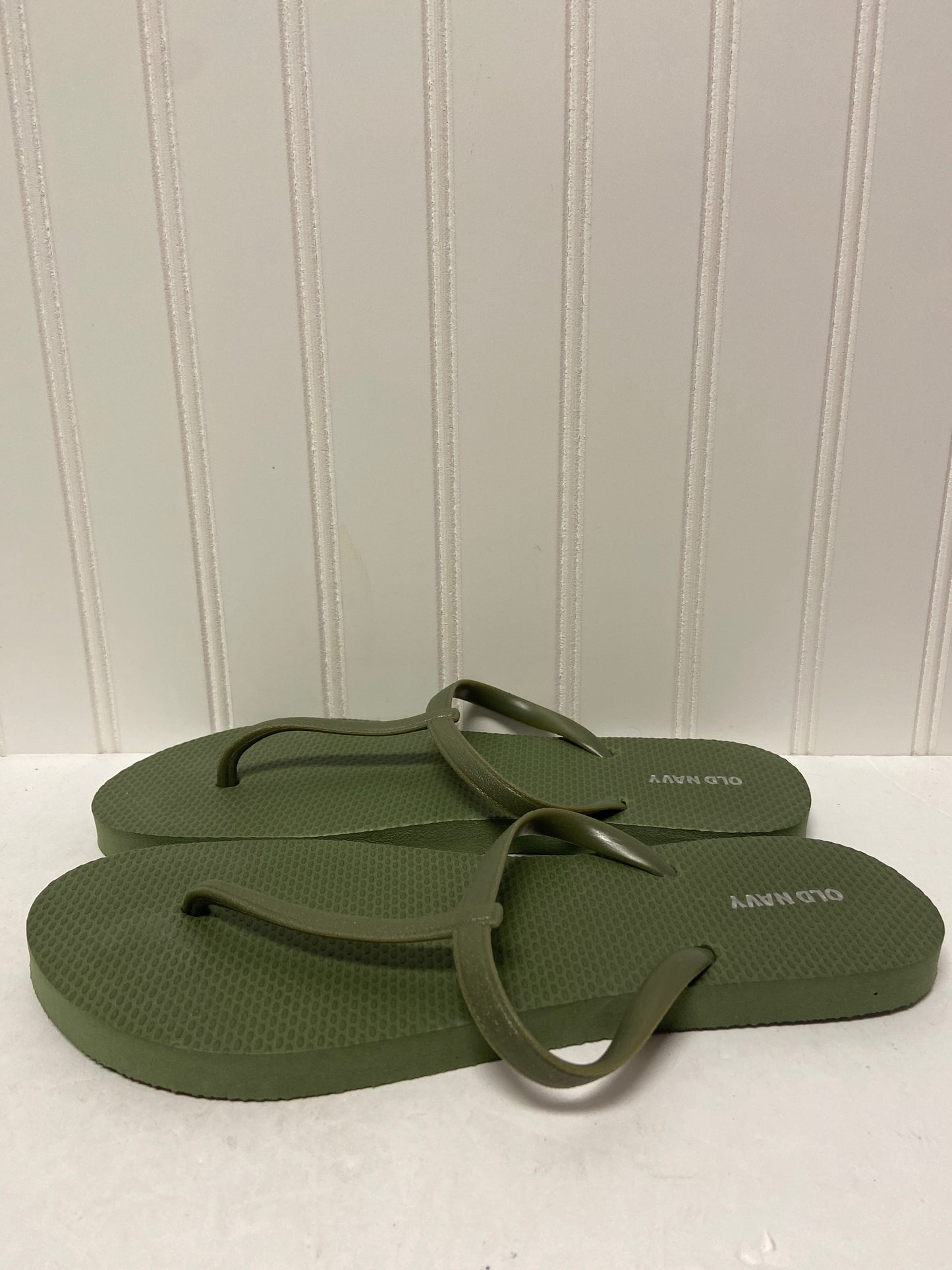 Green Sandals Flip Flops Old Navy, Size 9