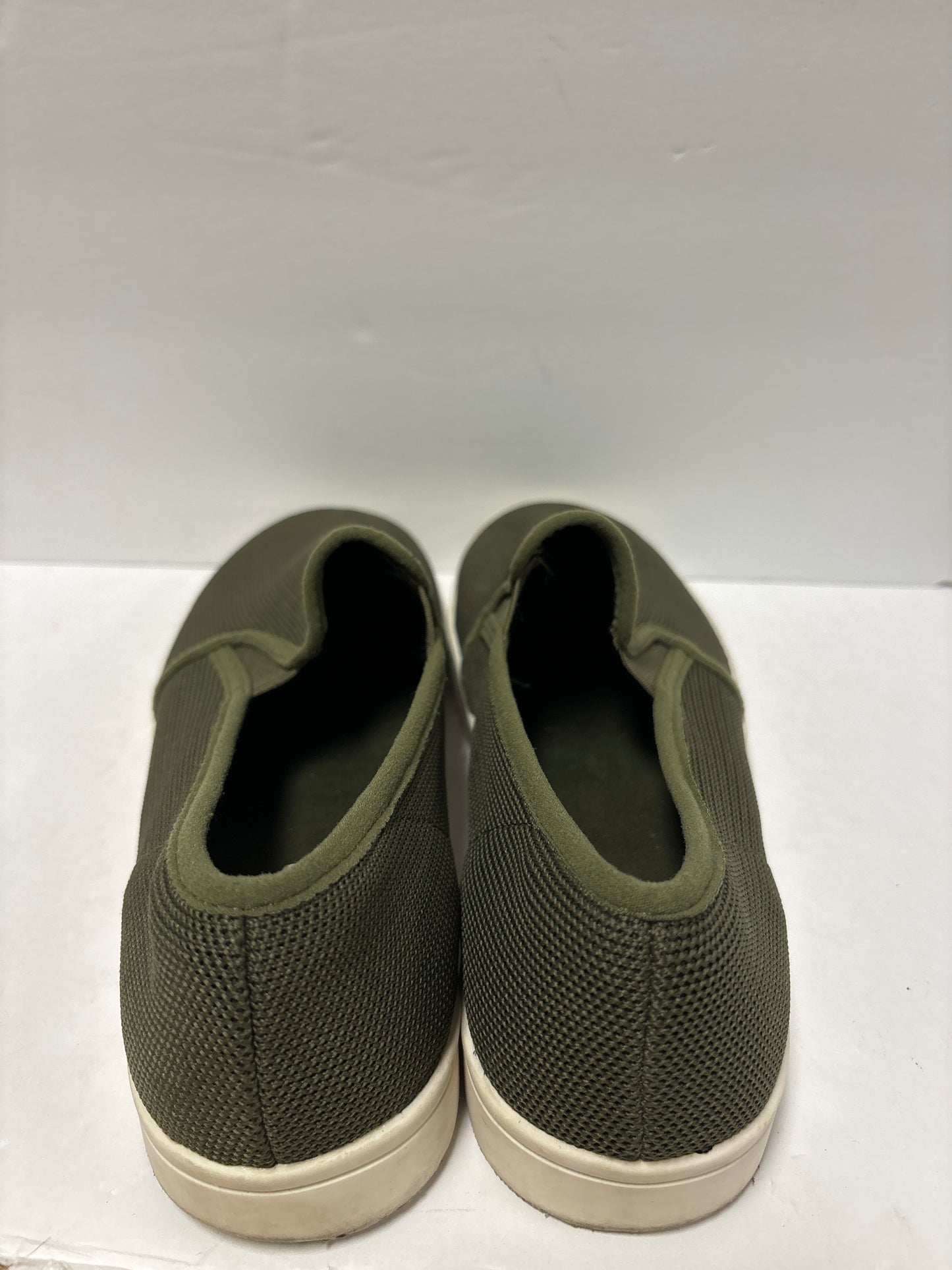 Green Shoes Flats Report, Size 10