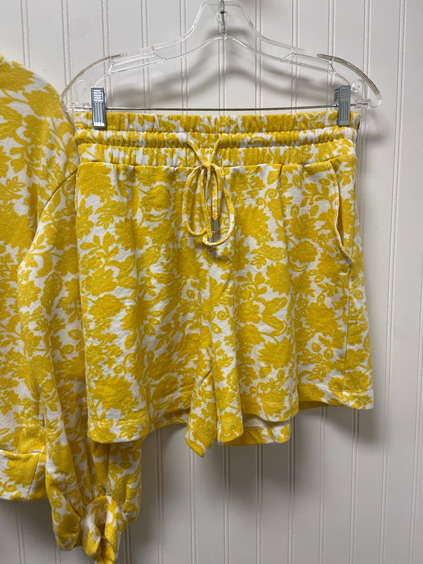 White & Yellow Shorts Set Who What Wear, Size S