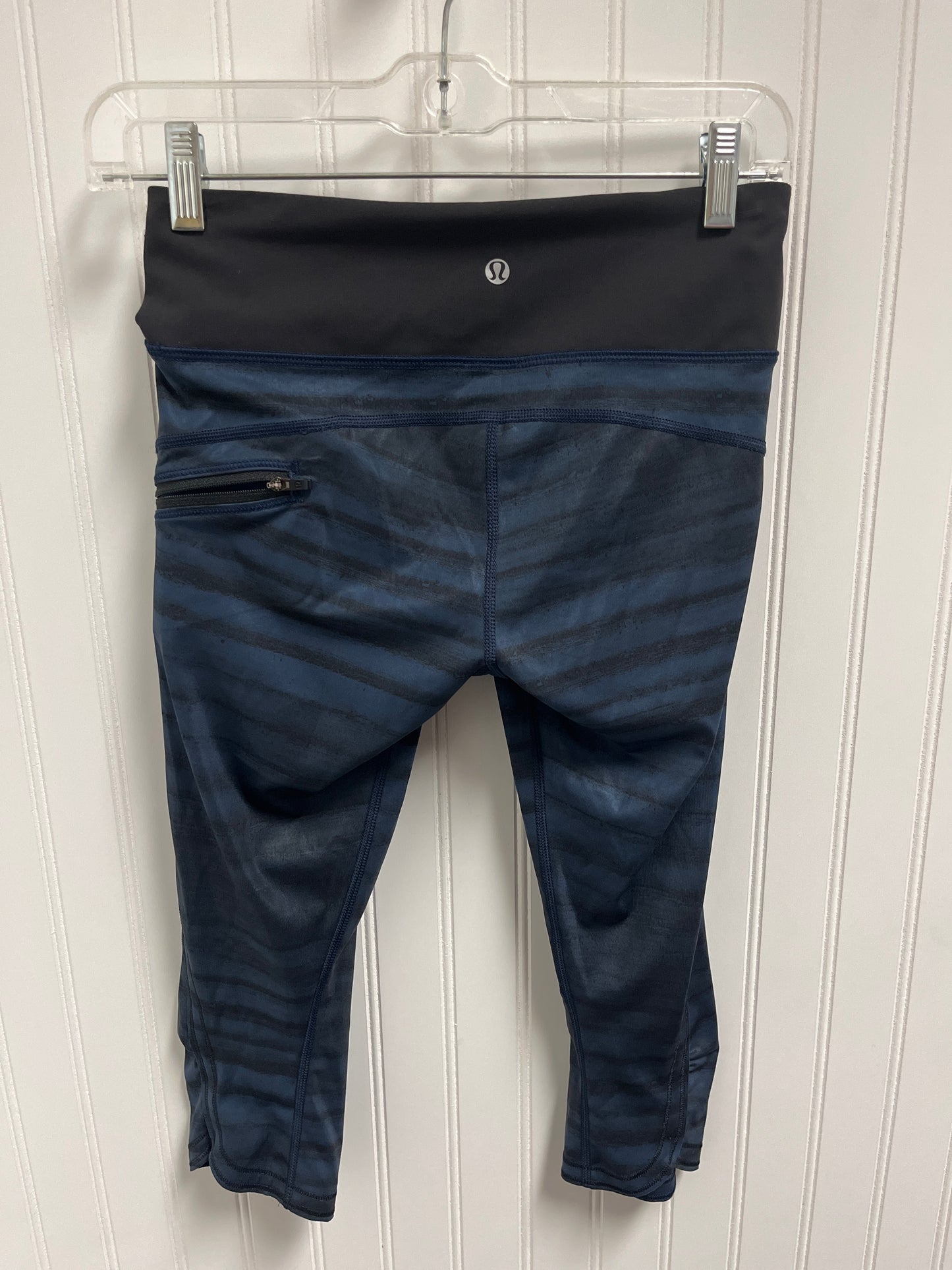 Athletic Capris By Lululemon In Black & Blue, Size: S