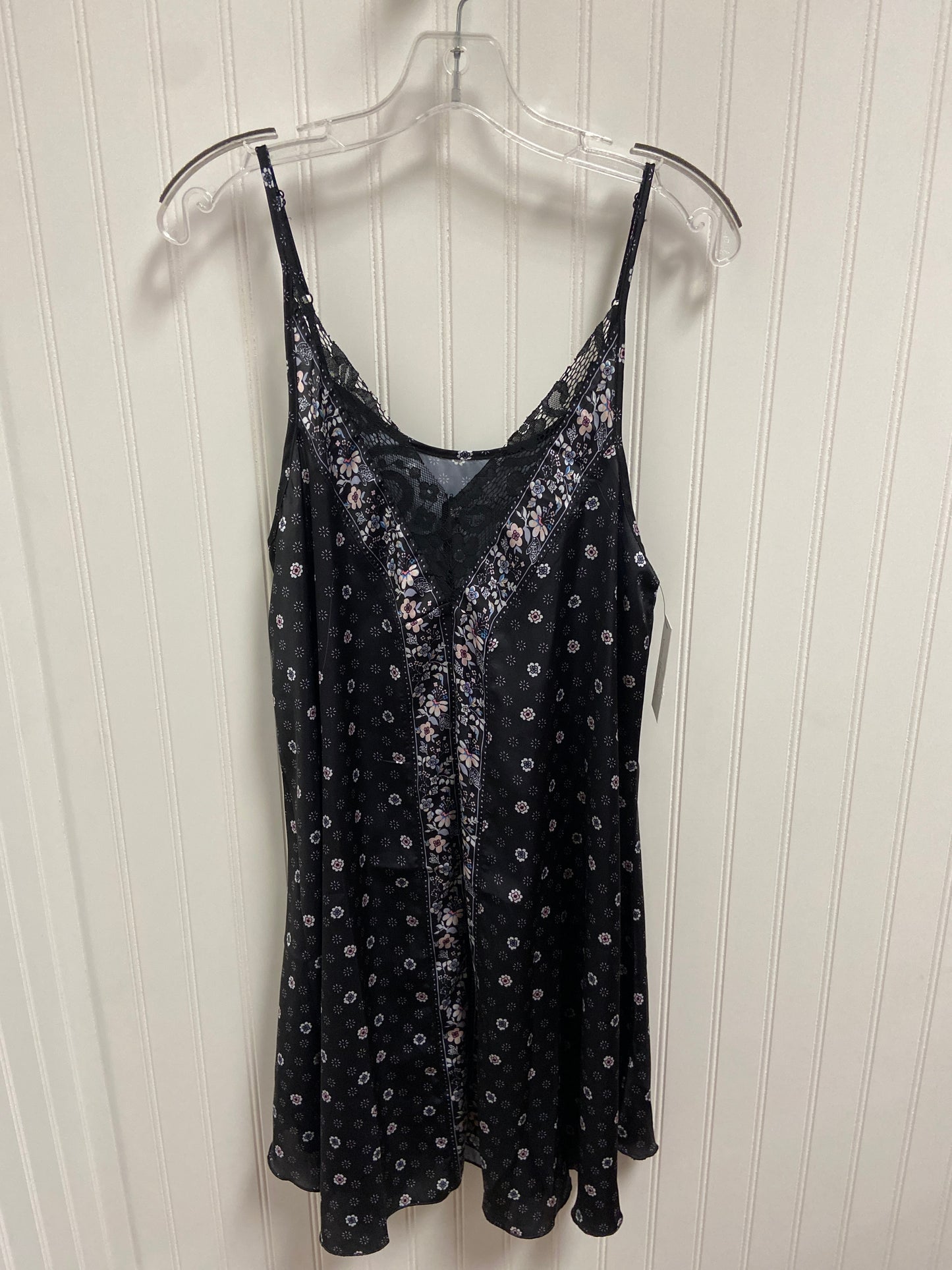 Dress Casual Short By Vera Bradley In Black, Size: L