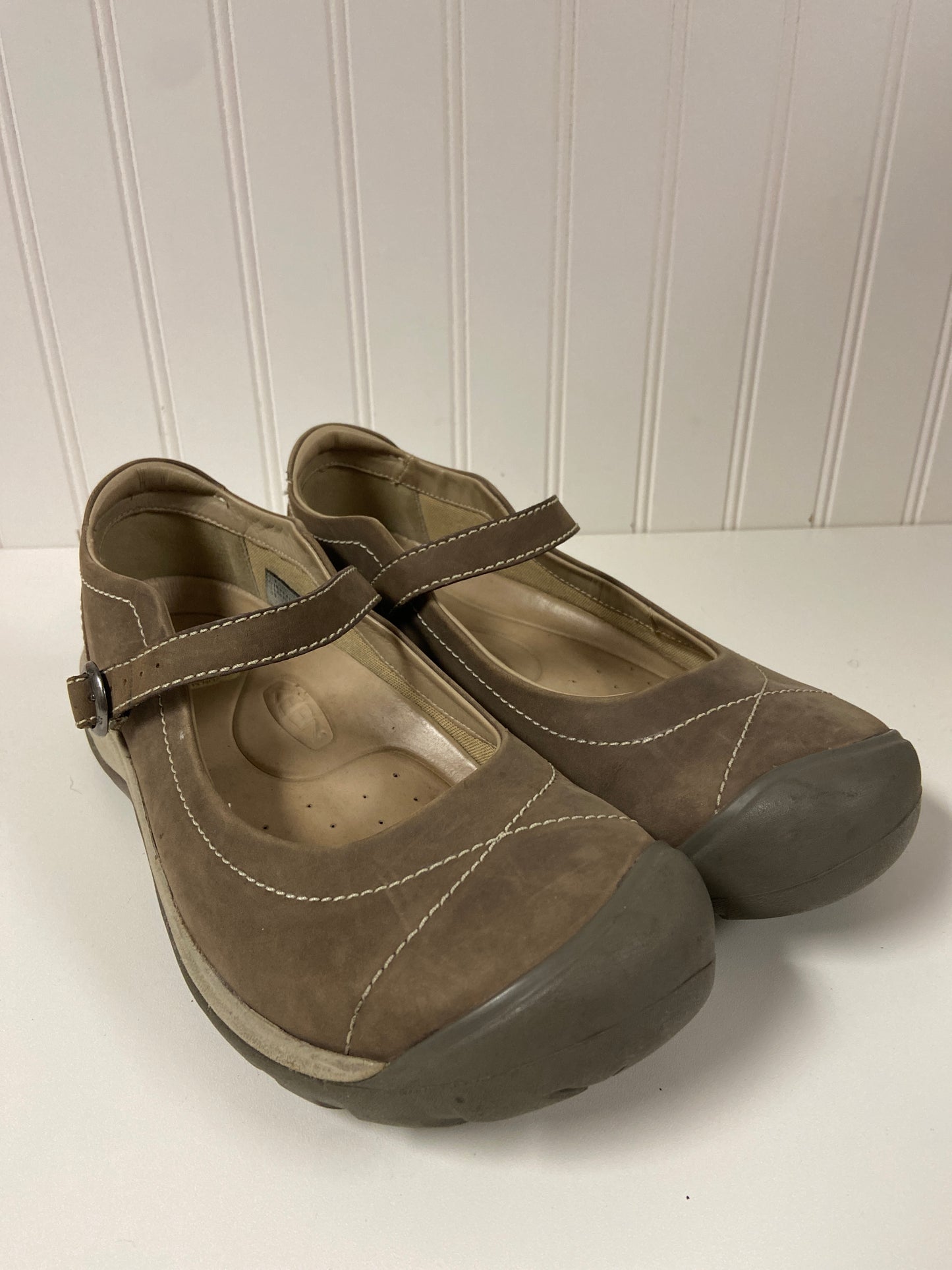 Shoes Sneakers By Keen In Taupe, Size: 9