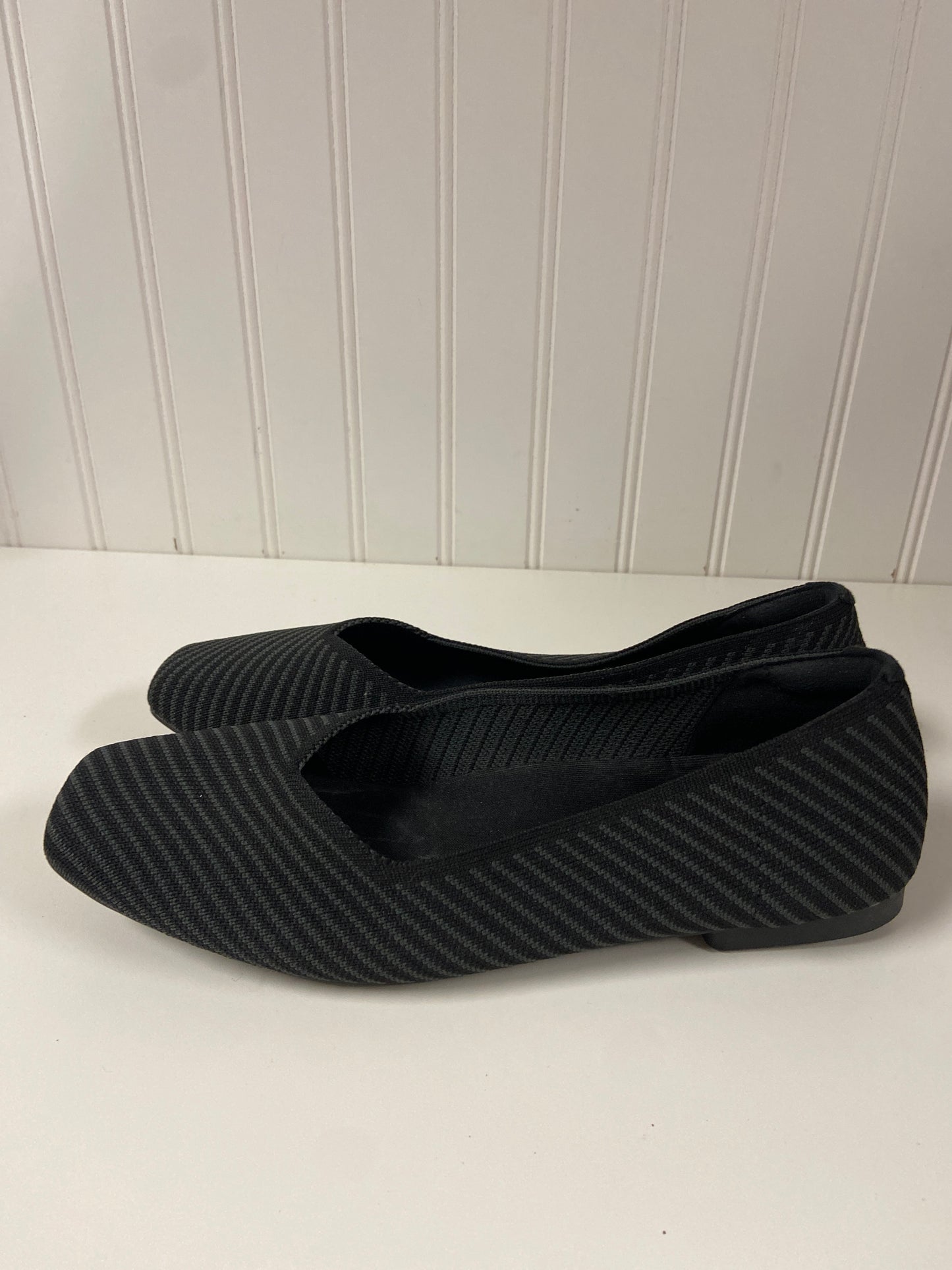 Shoes Flats By Clothes Mentor In Black, Size: 8.5