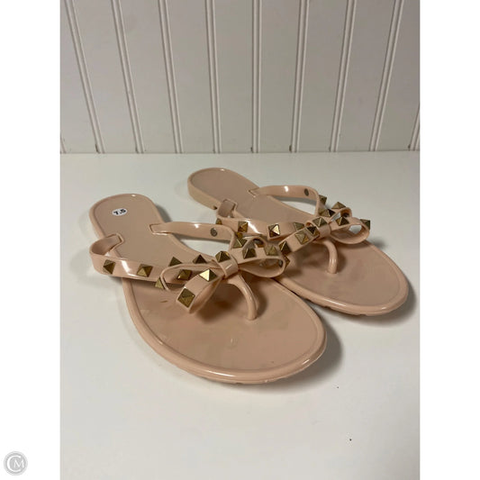 Sandals Flip Flops By Clothes Mentor In Beige, Size: 7.5