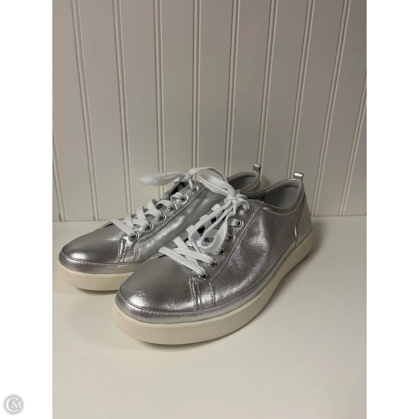 Shoes Sneakers By Vionic In Silver, Size: 11