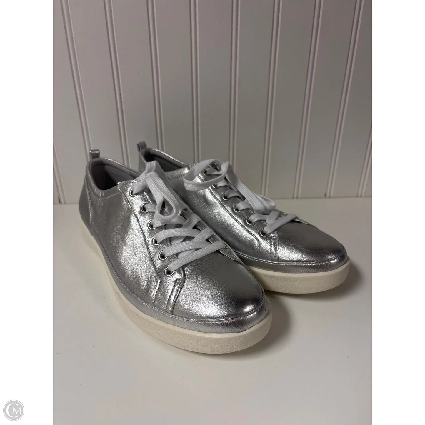 Shoes Sneakers By Vionic In Silver, Size: 11