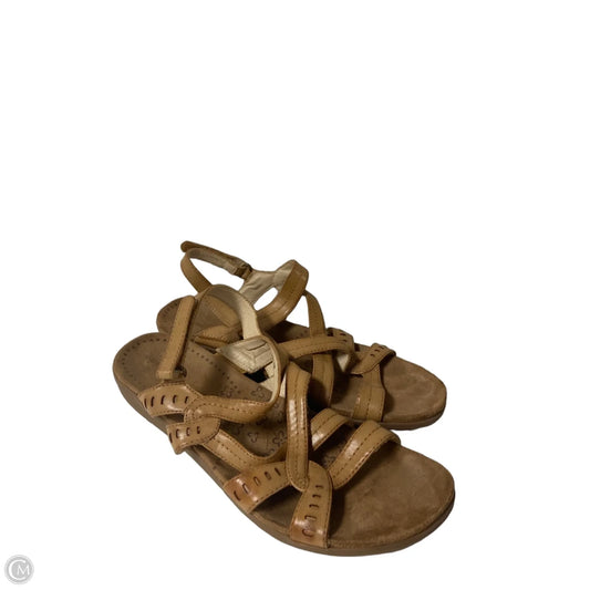 Sandals Flats By Bare Traps In Brown, Size: 11