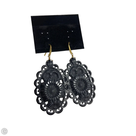 Earrings Dangle/drop By Clothes Mentor