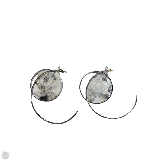 Earrings Hoop By Clothes Mentor, Size: 1