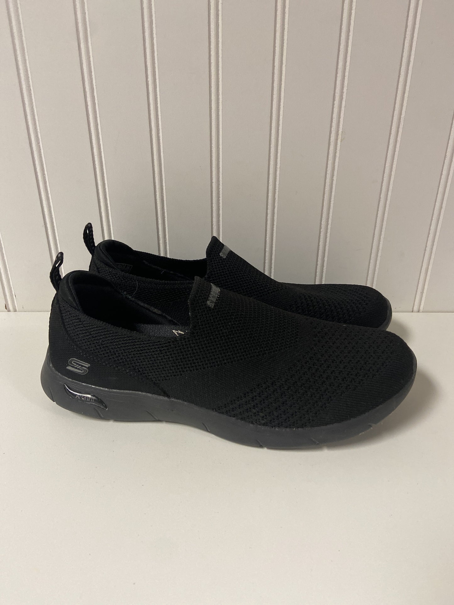 Shoes Athletic By Skechers  Size: 7.5