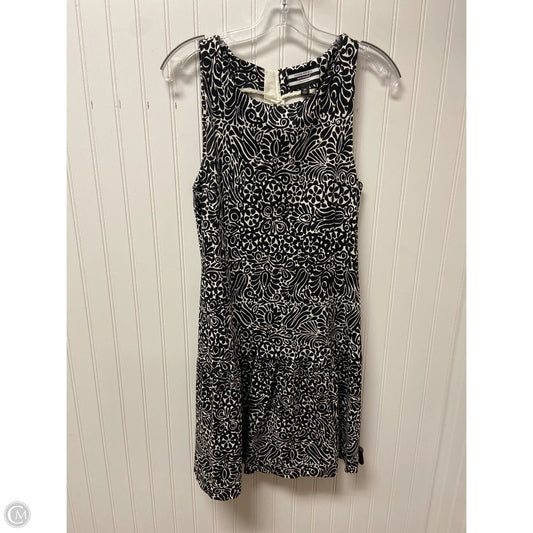 Dress Casual Short By Banana Republic In Black & White, Size: M