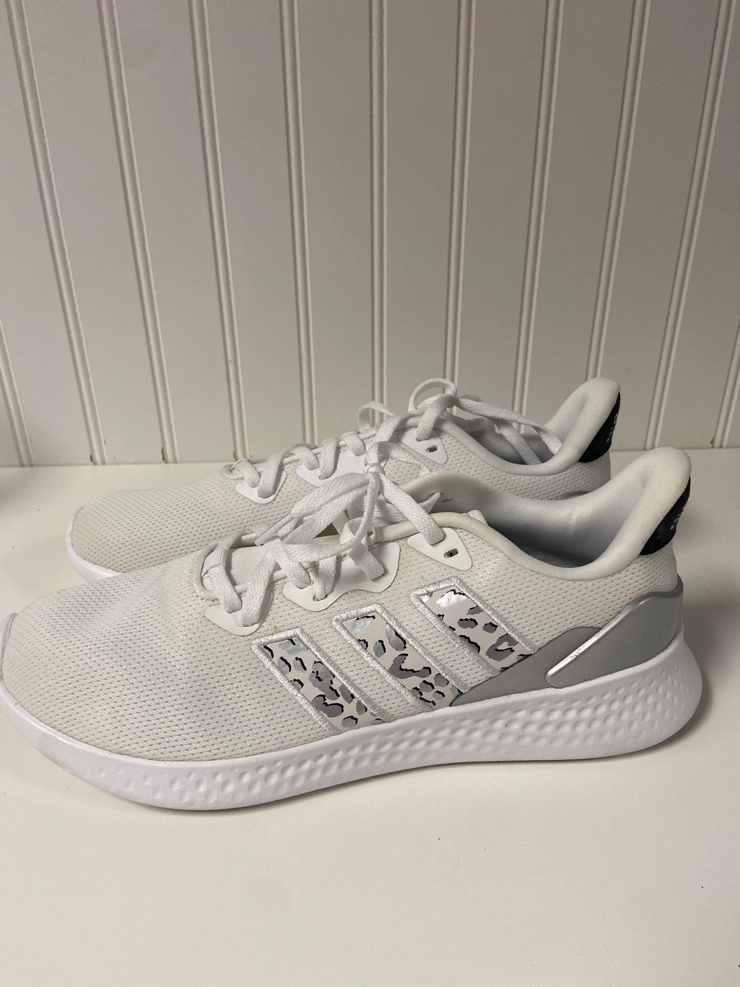 Shoes Sneakers By Adidas In White, Size: 9.5