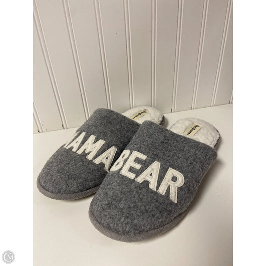 Slippers By Clothes Mentor In Grey, Size: 9