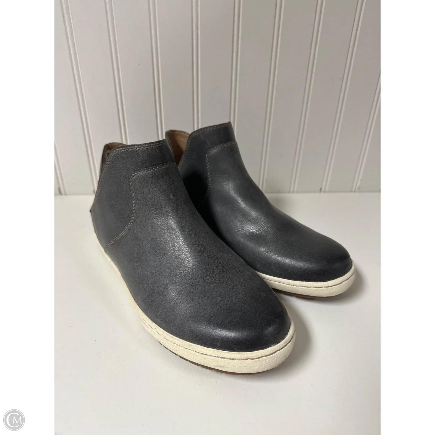 Boots Ankle Flats By Taos In Grey, Size: 9