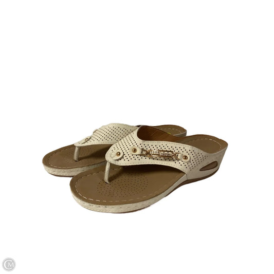Sandals Flats By Clothes Mentor In White, Size: 11.5