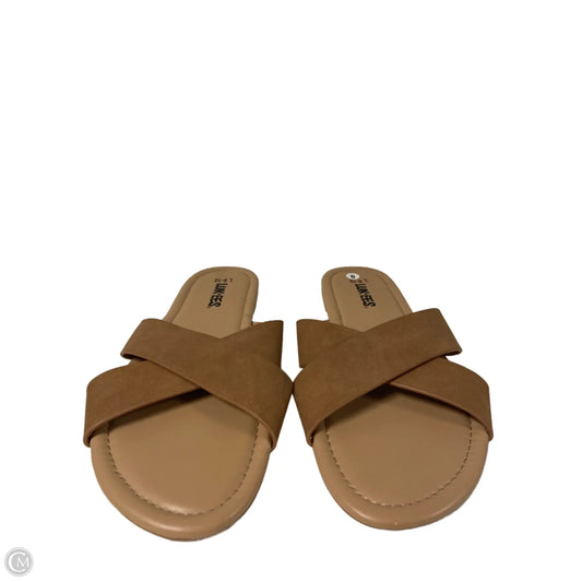 Sandals Flats By Clothes Mentor In Beige, Size: 9