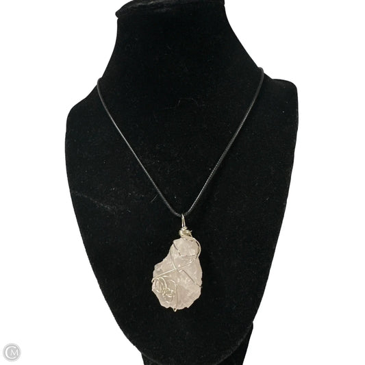 Necklace Pendant By Clothes Mentor, Size: 1