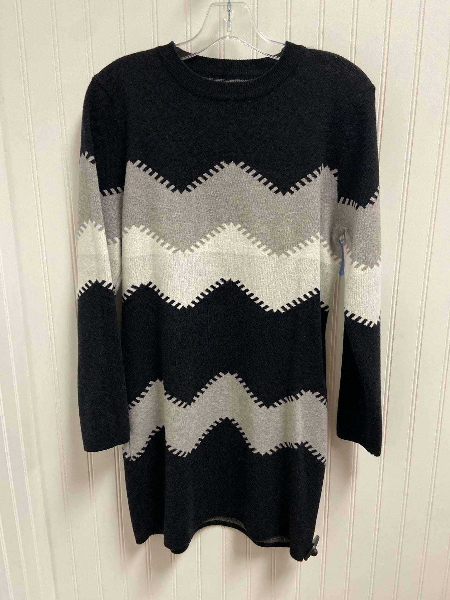 Dress Sweater By Clothes Mentor In Black & White, Size: Xl