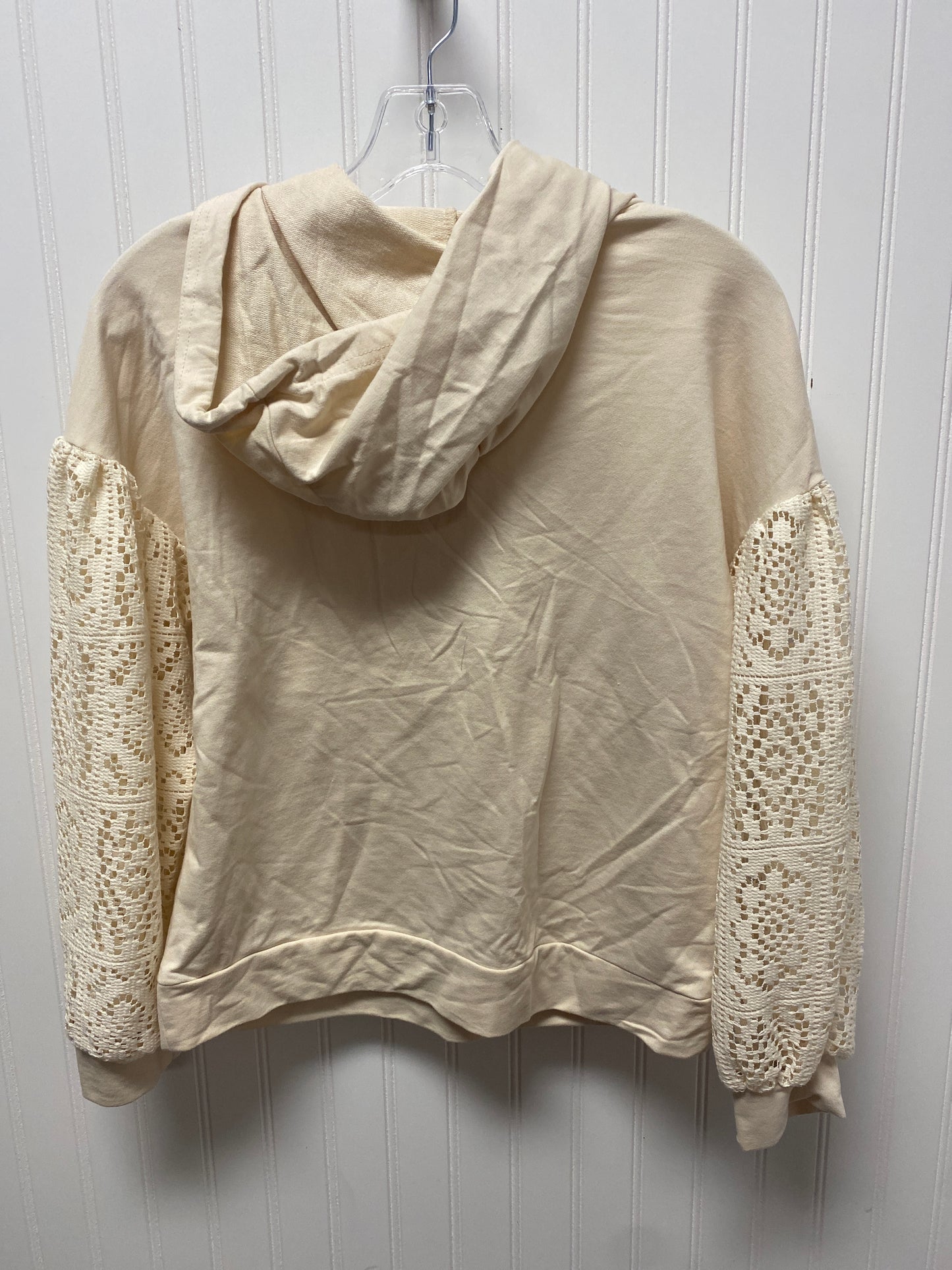 Sweatshirt Hoodie By Clothes Mentor In Cream, Size: S