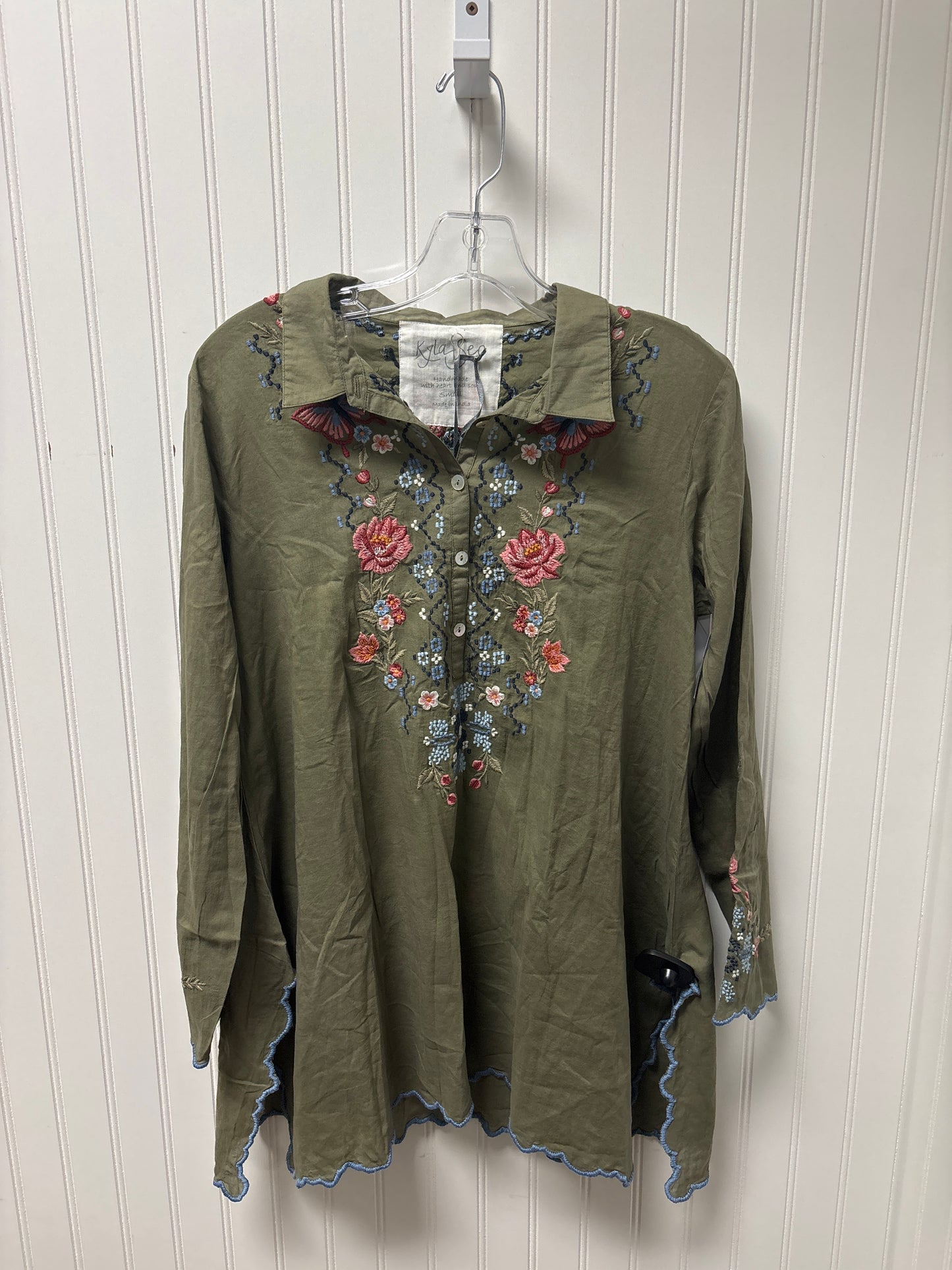 Top Long Sleeve By Clothes Mentor In Green, Size: S