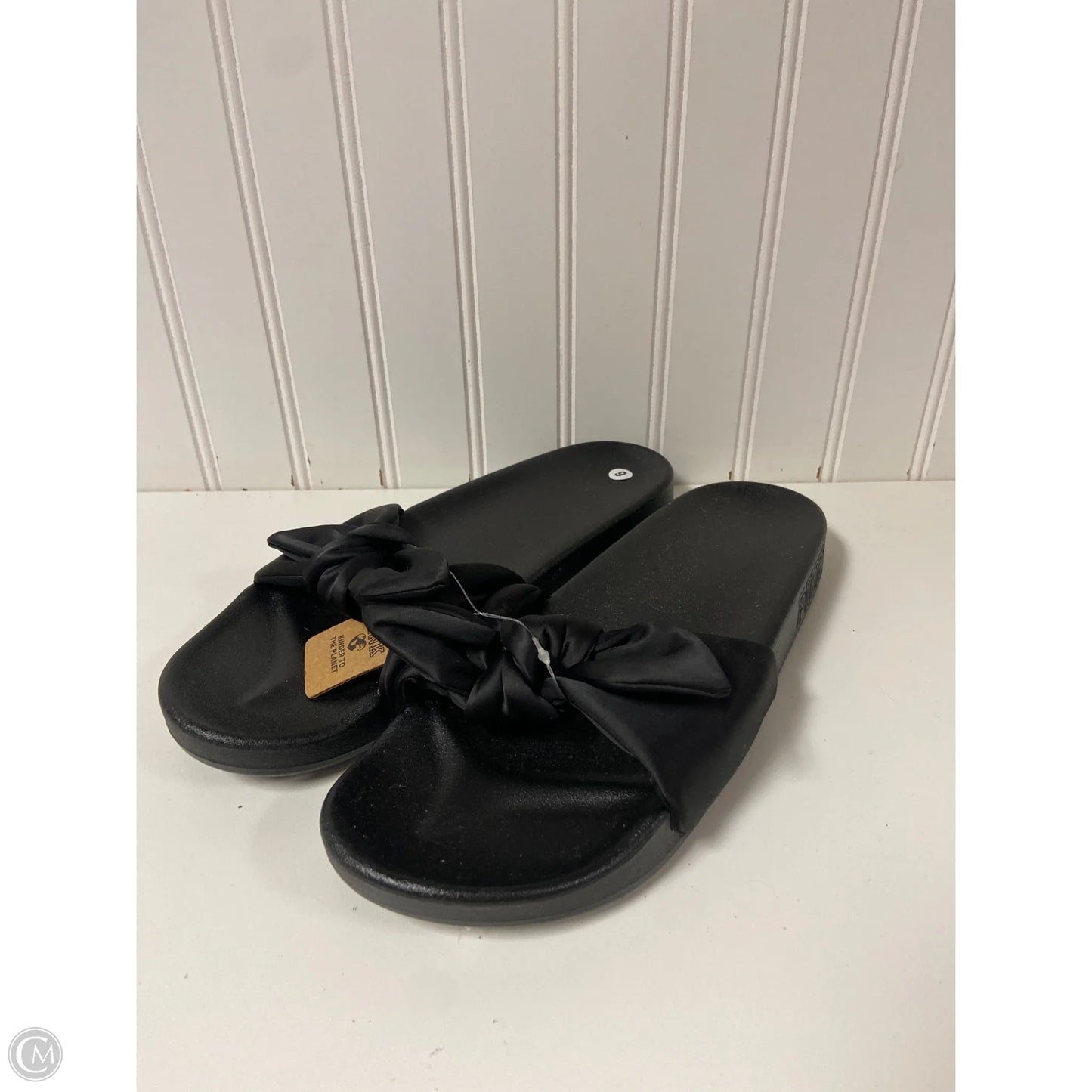 Sandals Flats By Pink In Black, Size: 9