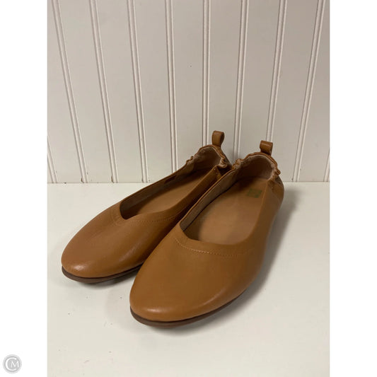 Shoes Flats By Fitflop In Tan, Size: 9