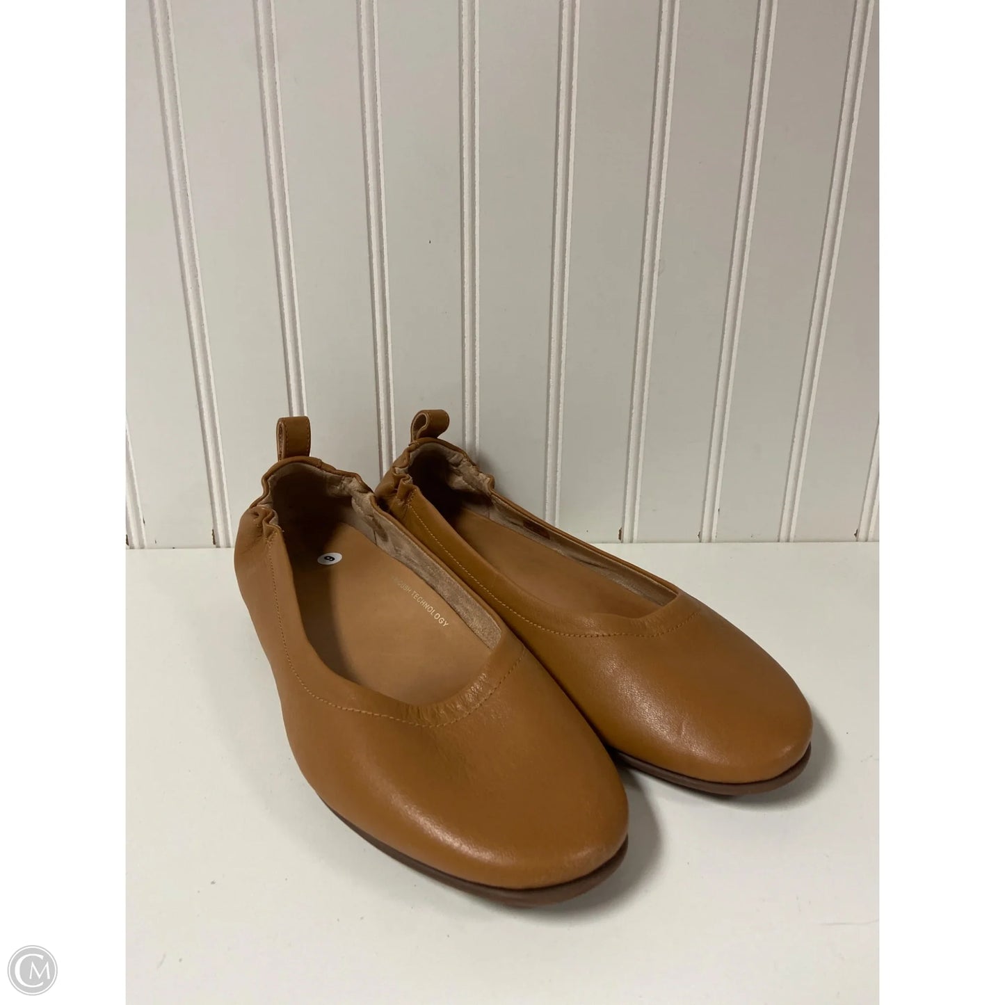 Shoes Flats By Fitflop In Tan, Size: 9