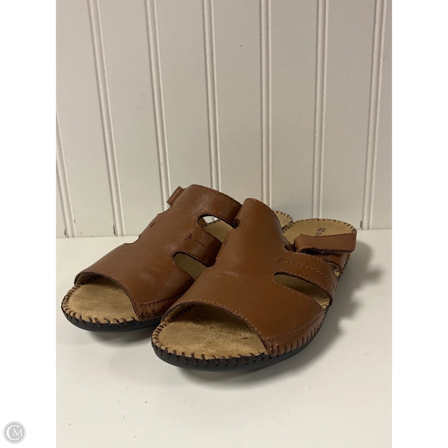 Sandals Flats By Naturalizer In Brown, Size: 7