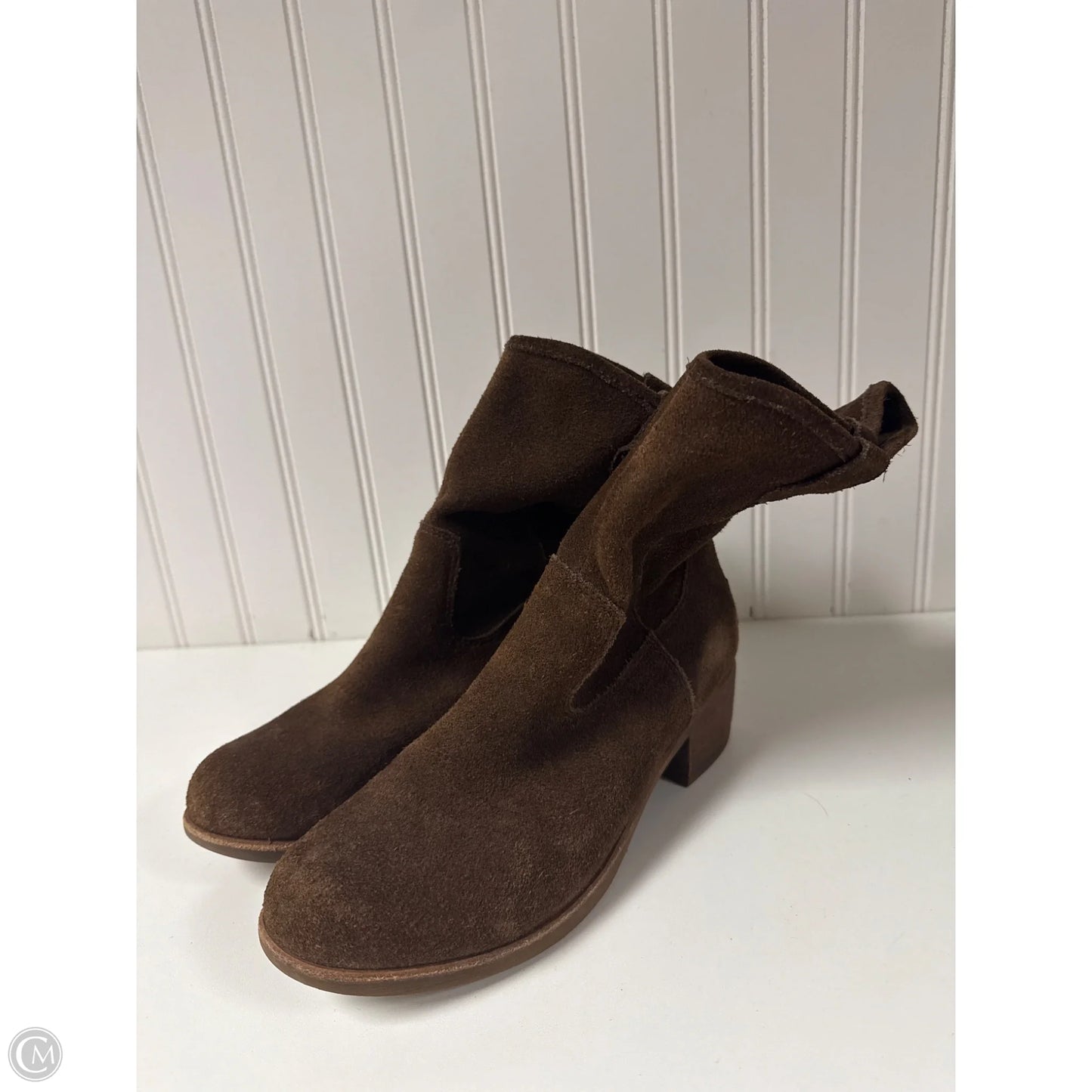 Boots Designer By Ugg In Brown, Size: 7