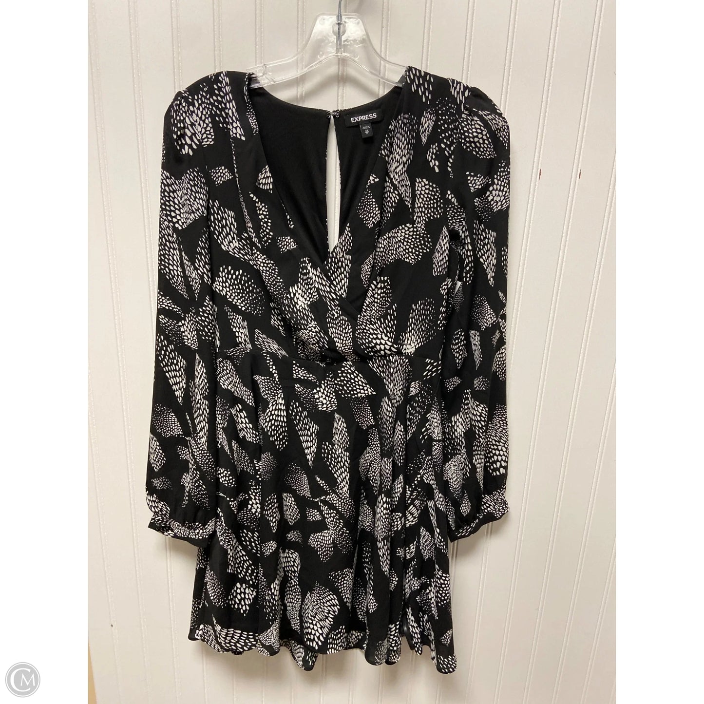 Dress Casual Short By Express In Black & White, Size: Xs
