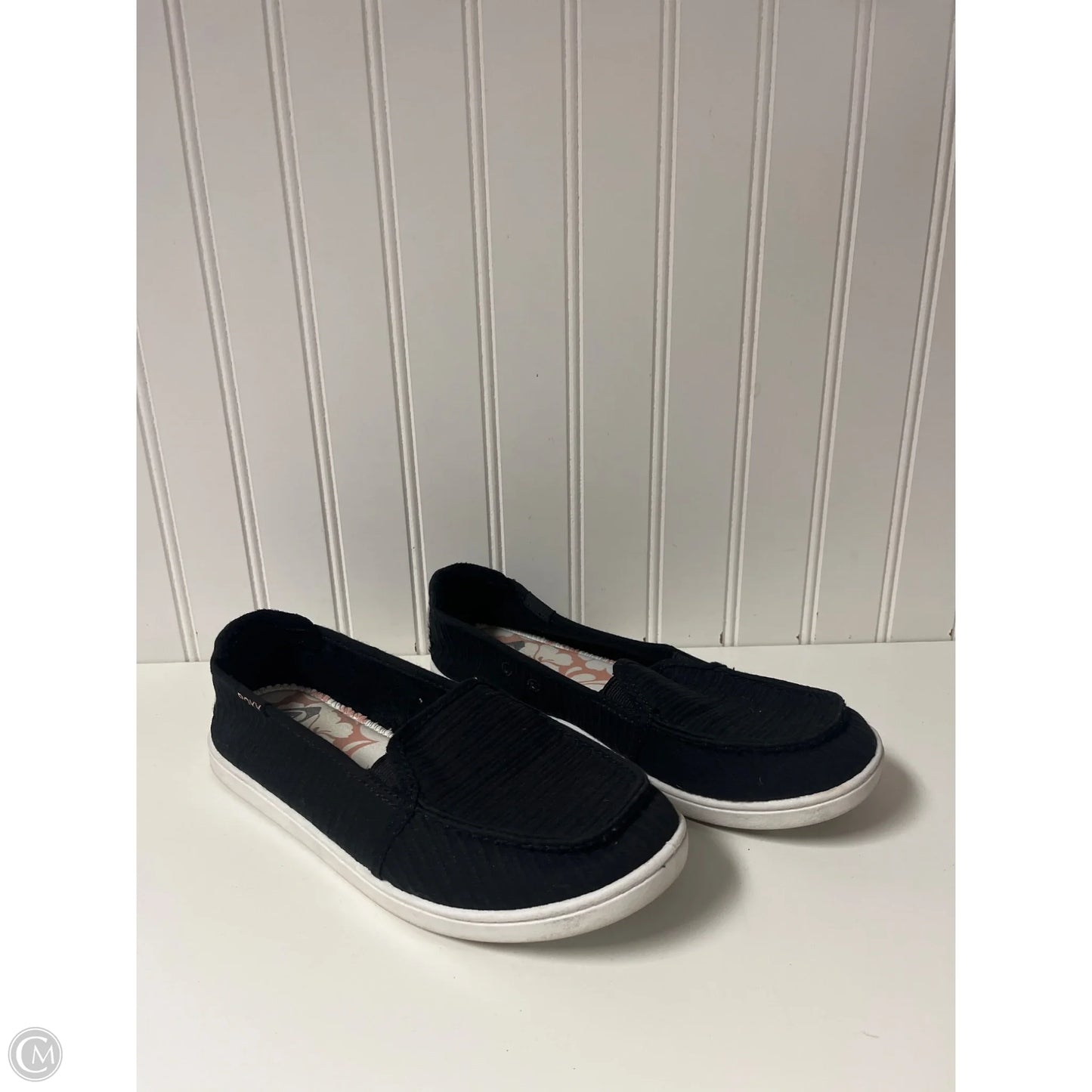 Shoes Flats By Roxy In Black, Size: 9