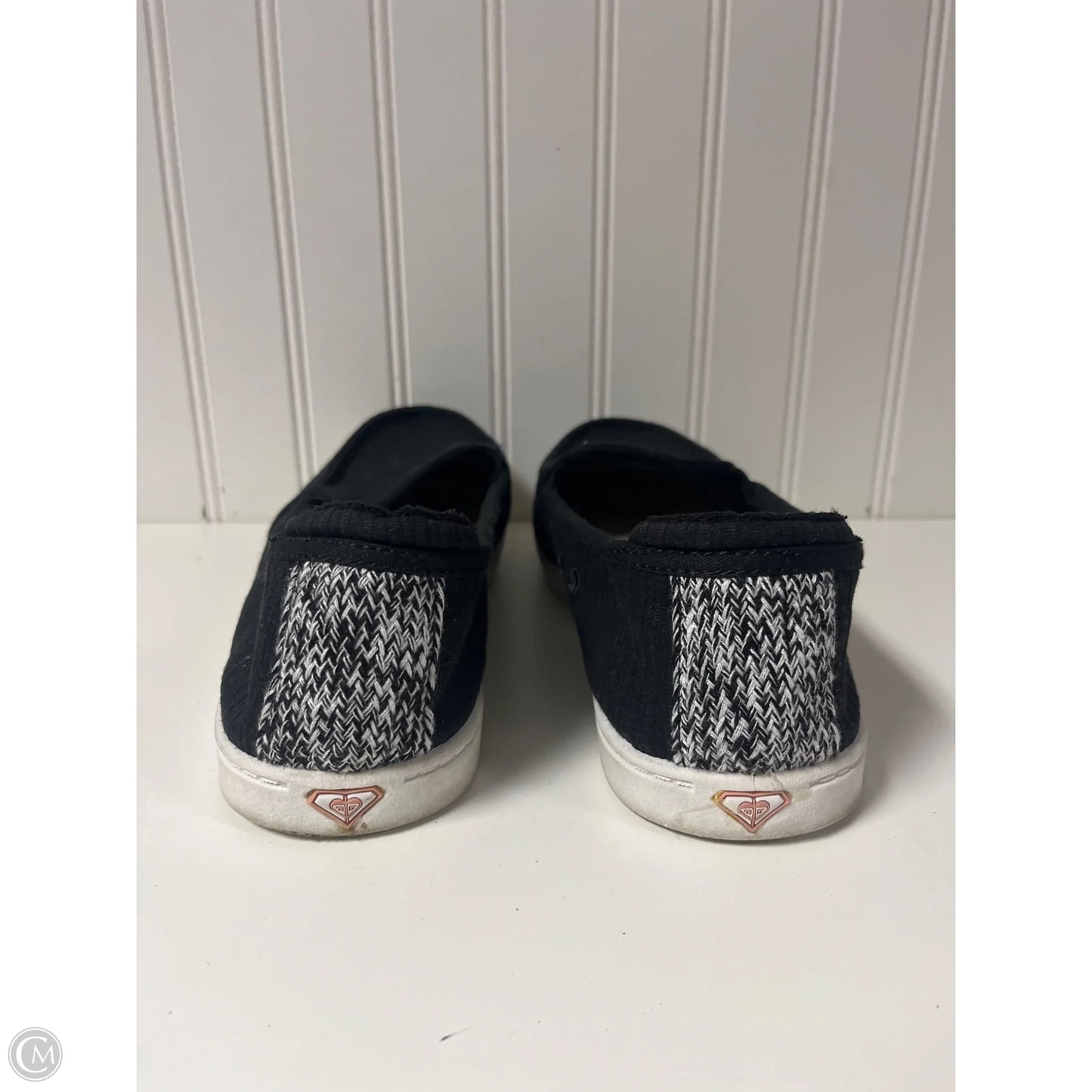 Shoes Flats By Roxy In Black, Size: 9