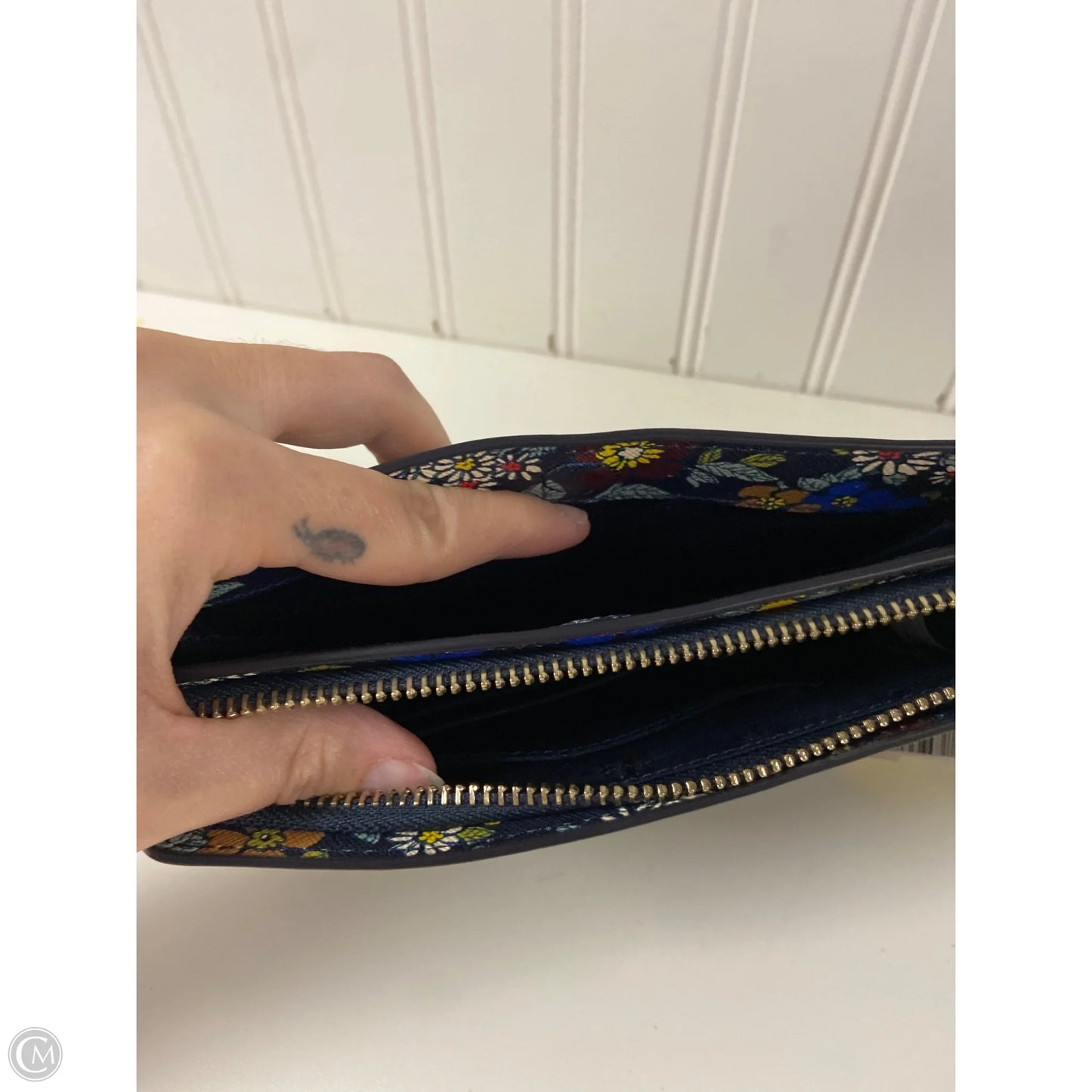 Wristlet Designer By Tory Burch, Size: Medium