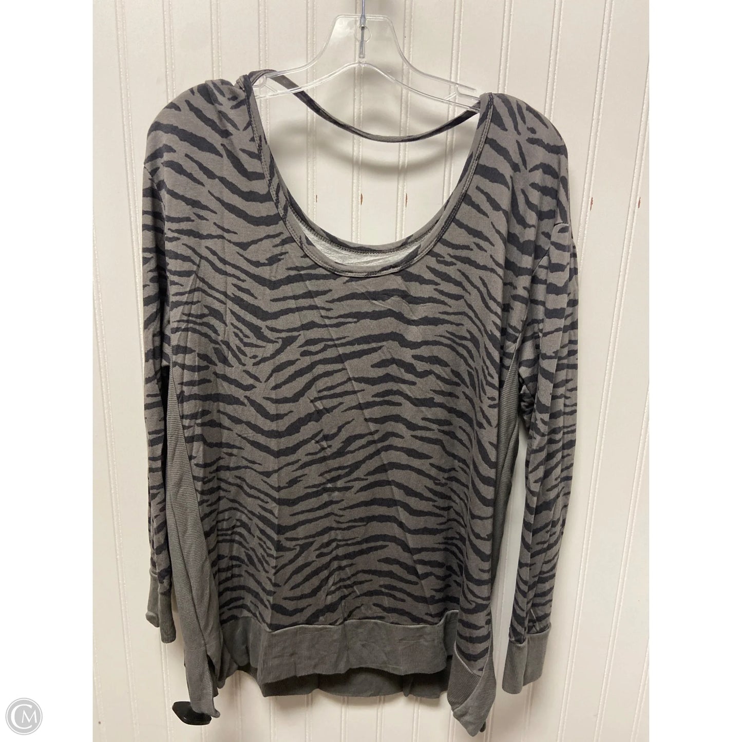 Top Long Sleeve By Clothes Mentor In Zebra Print, Size: M