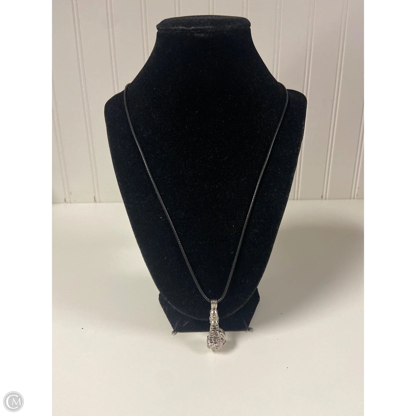 Necklace Pendant By Clothes Mentor