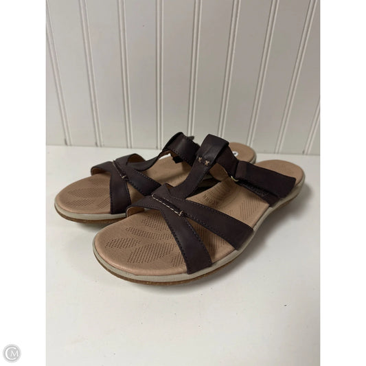 Sandals Flats By Acorn In Brown, Size: 9