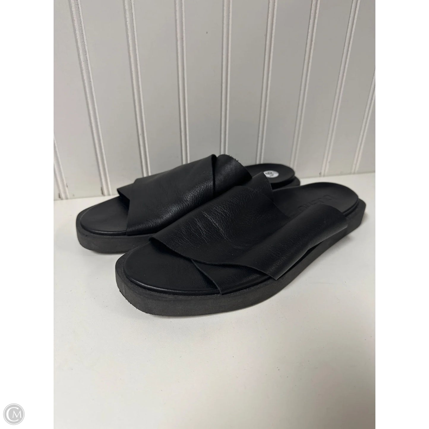 Sandals Flats By Bueno In Black, Size: 9.5
