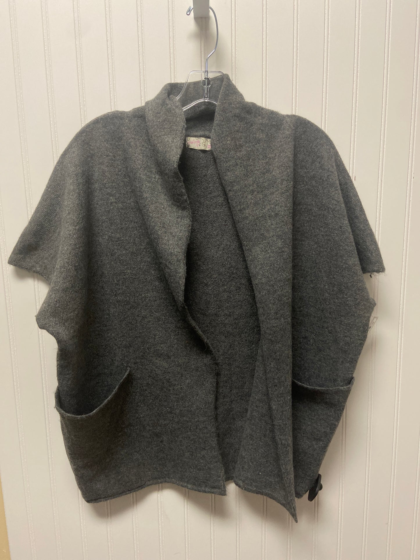 Vest Sweater By Free People In Grey, Size: Osfm