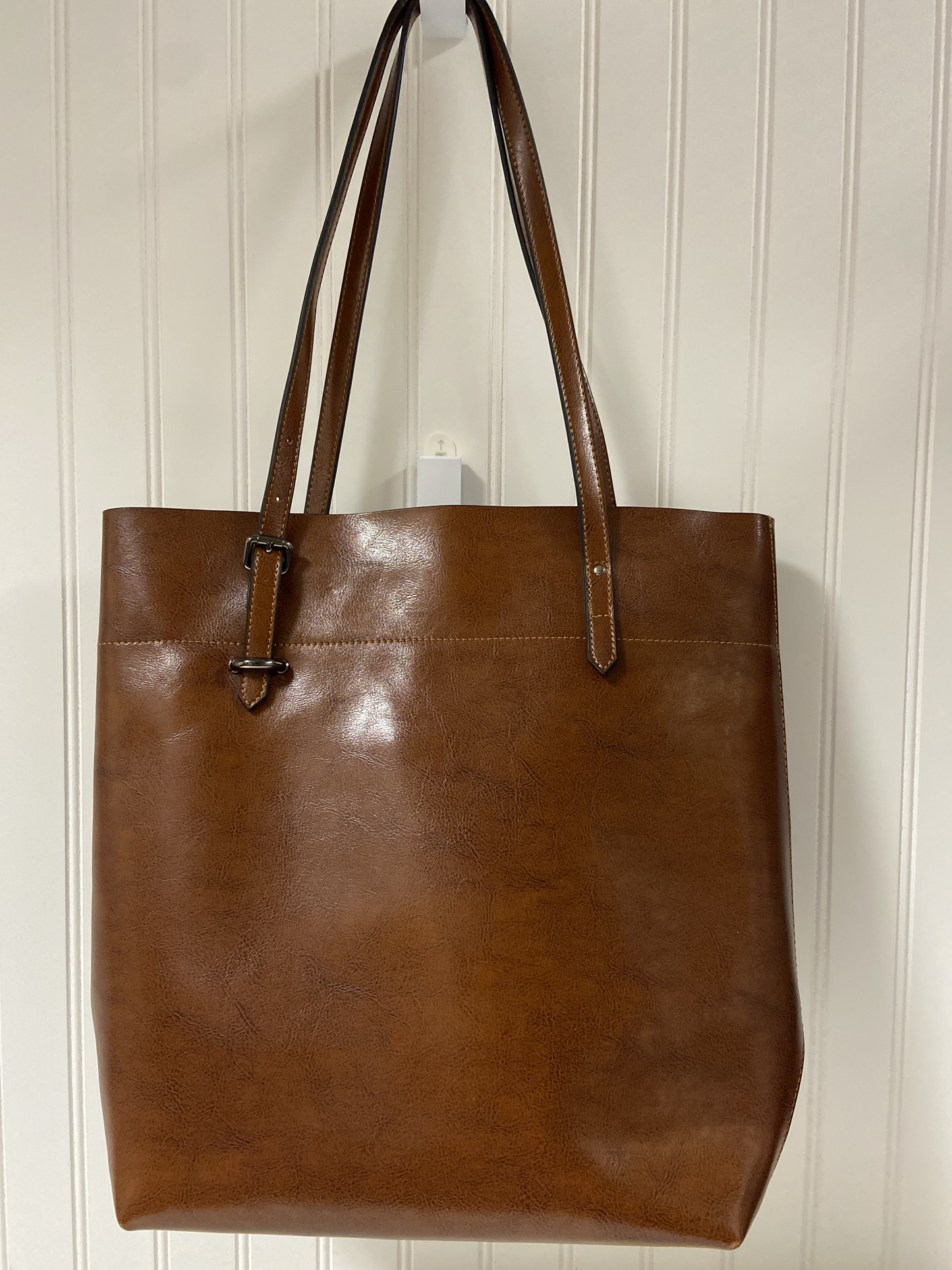 Handbag Leather By Clothes Mentor  Size: Medium