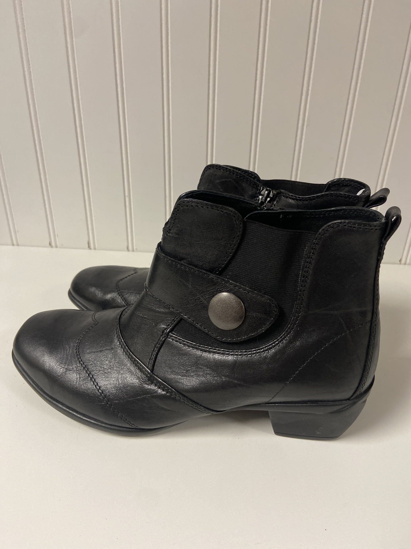 Boots Ankle Heels By Romika  Size: 9.5