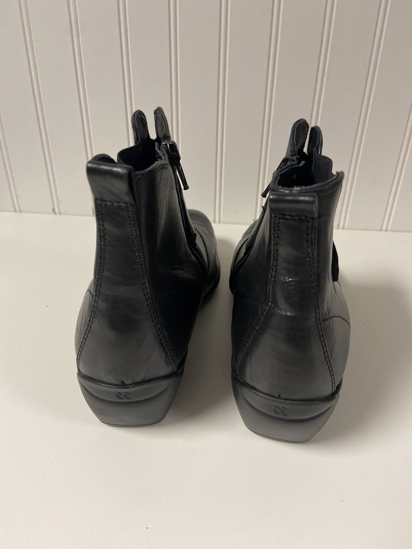 Boots Ankle Heels By Romika  Size: 9.5