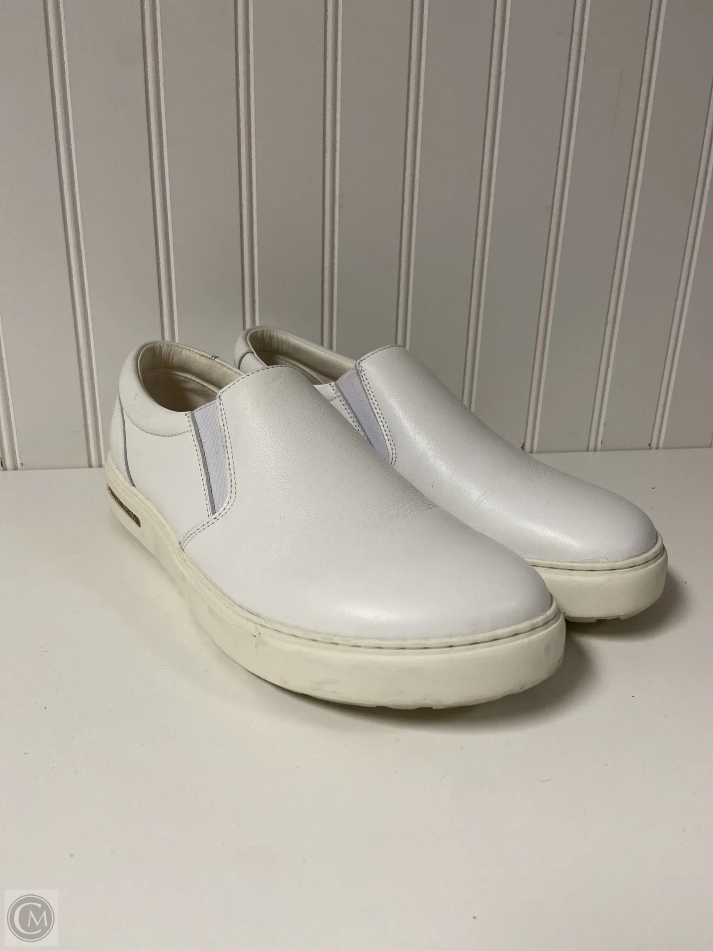 Shoes Flats By Birkenstock In White, Size: 10.5